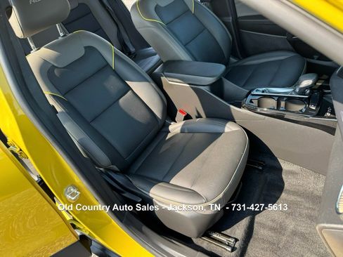 Used 2024 Chevrolet Trax ACTIV w/ Sunroof Package image 22