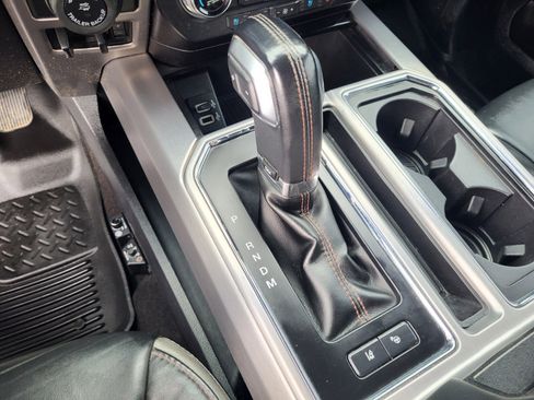 Used 2019 Ford F150 Platinum w/ Equipment Group 701A Luxury image 26