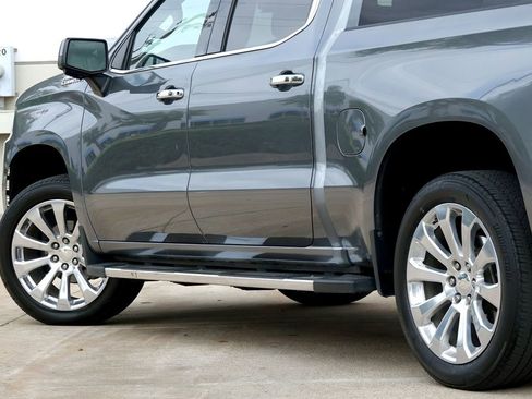 Used 2020 Chevrolet Silverado 1500 High Country image 32