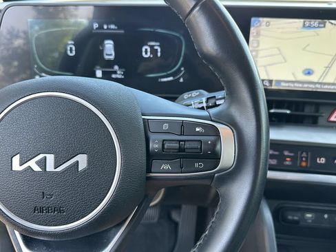 Used 2025 Kia Sportage EX FWD image 36