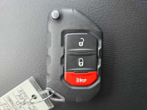 Used 2023 Jeep Wrangler Sahara image 21