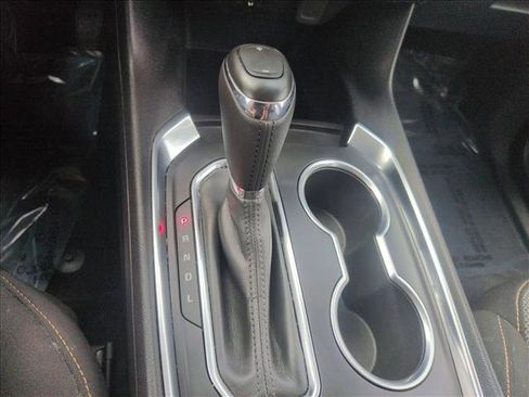 Used 2020 Chevrolet Traverse LT image 12