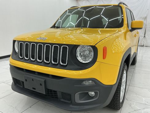 Used 2017 Jeep Renegade Latitude w/ Cold Weather Group AWD/4WD image 1