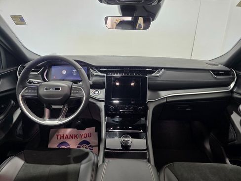 New 2025 Jeep Grand Cherokee Altitude AWD/4WD image 2