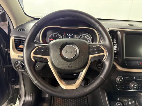 Used 2014 Jeep Cherokee Latitude w/ Comfort/Convenience Group AWD/4WD image 14