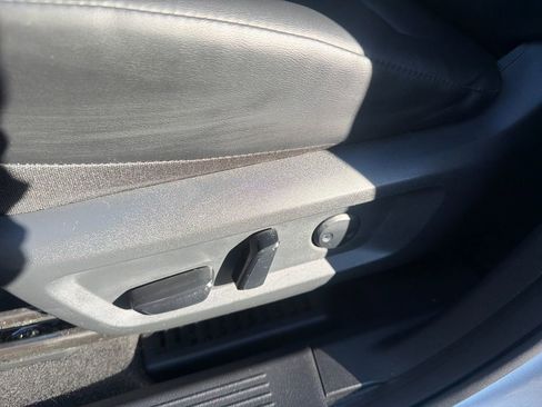 Used 2022 Nissan Rogue SV w/ SV Premium Package image 18