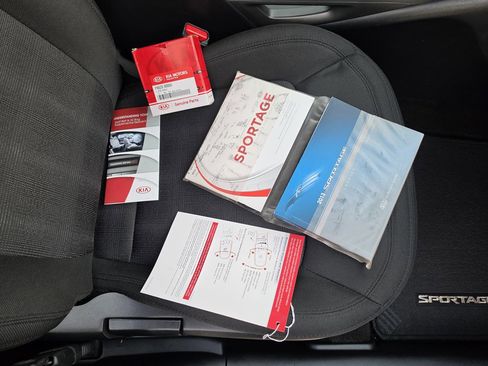 Used 2013 Kia Sportage LX image 11