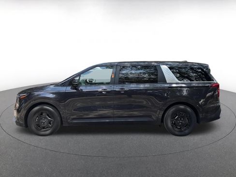 Used 2026 Kia Carnival FWD image 4