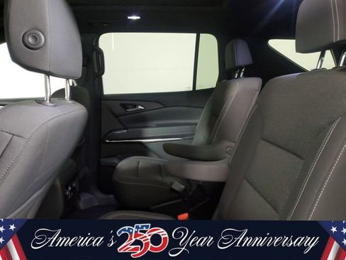 Used 2025 Chevrolet Traverse LT w/ Sun and Wheel Package FWD image 12