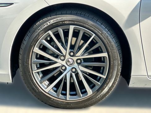 Used 2024 Lexus ES 350 w/ Premium Package FWD image 13