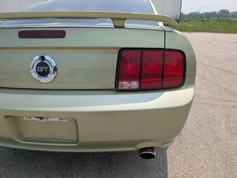 Used 2005 Ford Mustang GT Premium RWD image 27