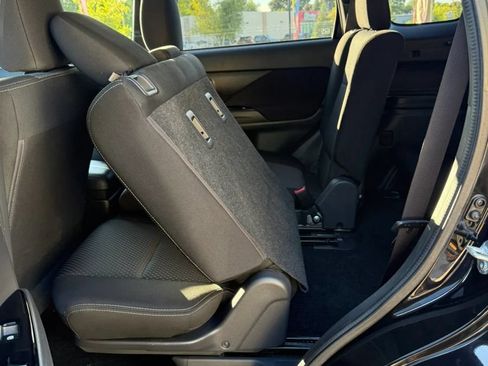 Used 2018 Mitsubishi Outlander LE AWD/4WD image 13