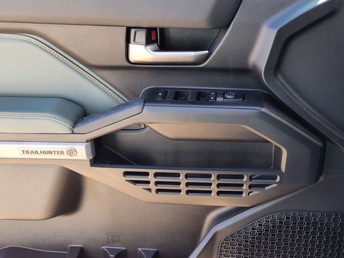 Used 2025 Toyota Tacoma Trailhunter image 26