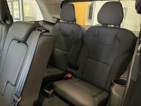 Used 2025 Volvo XC90 B5 Plus w/ Protection Package Premier AWD/4WD image 39