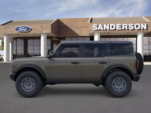 New 2025 Ford Bronco Badlands image 3