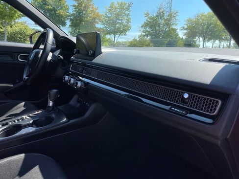 Used 2025 Honda Civic Sport image 33