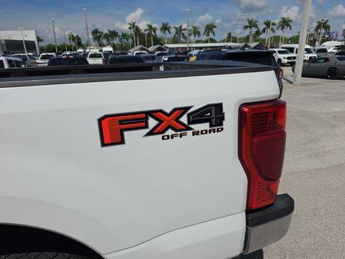 Used 2021 Ford F350 XLT w/ XLT Premium Package AWD/4WD image 7