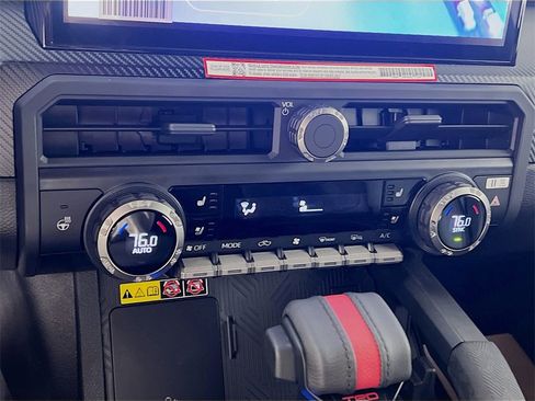 Used 2025 Toyota Tacoma TRD Pro image 15