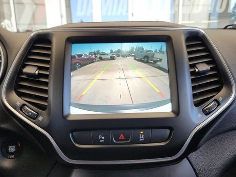 Used 2021 Jeep Cherokee Latitude Lux w/ Comfort/Convenience Group AWD/4WD image 13