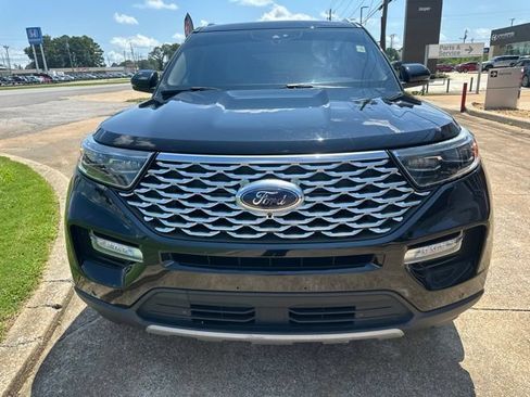 Used 2022 Ford Explorer Platinum w/ Equipment Group 601A AWD/4WD image 2