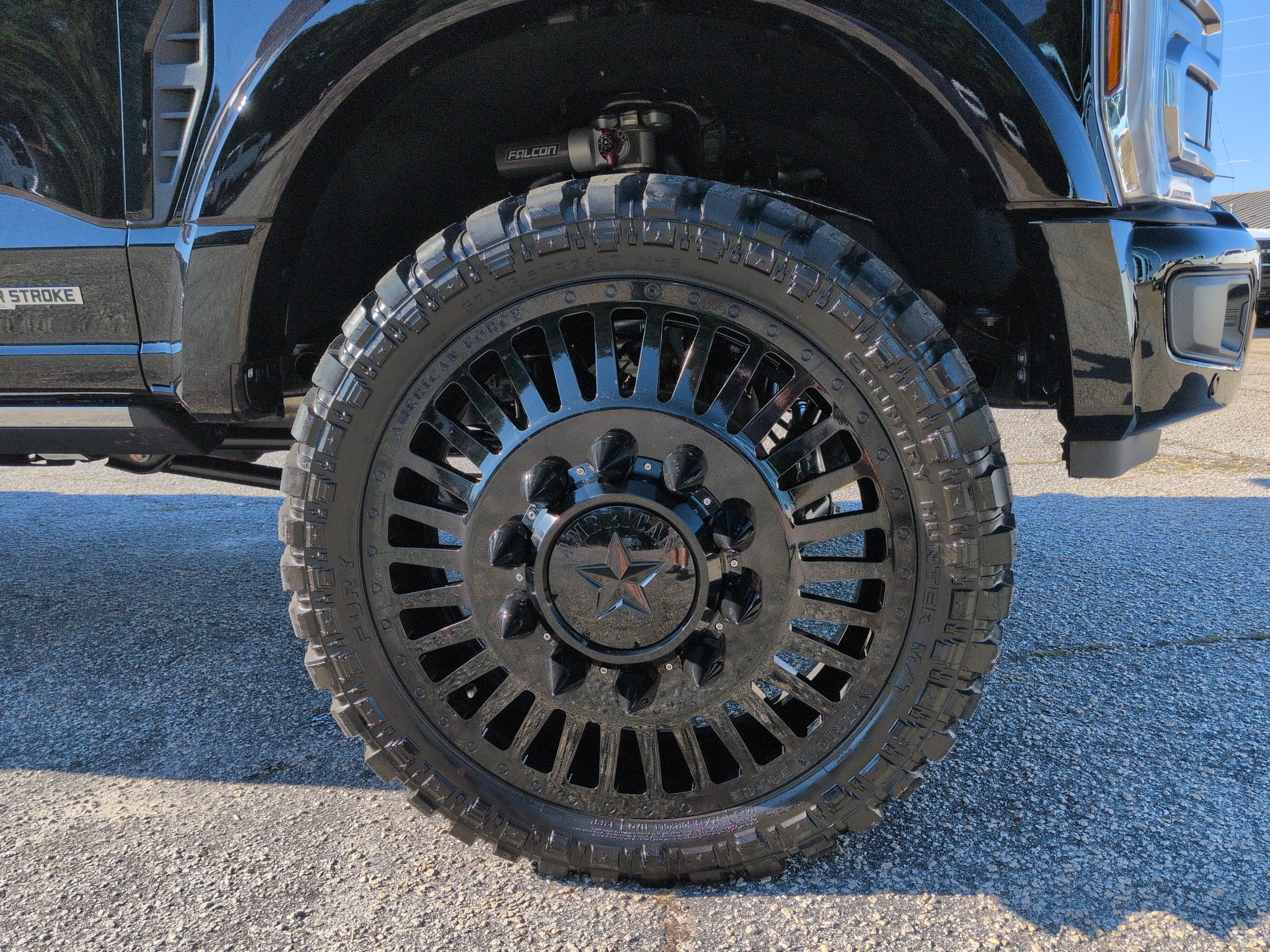 Used 2026 Ford F450 Platinum w/ FX4 Off-Road Package AWD/4WD image 9