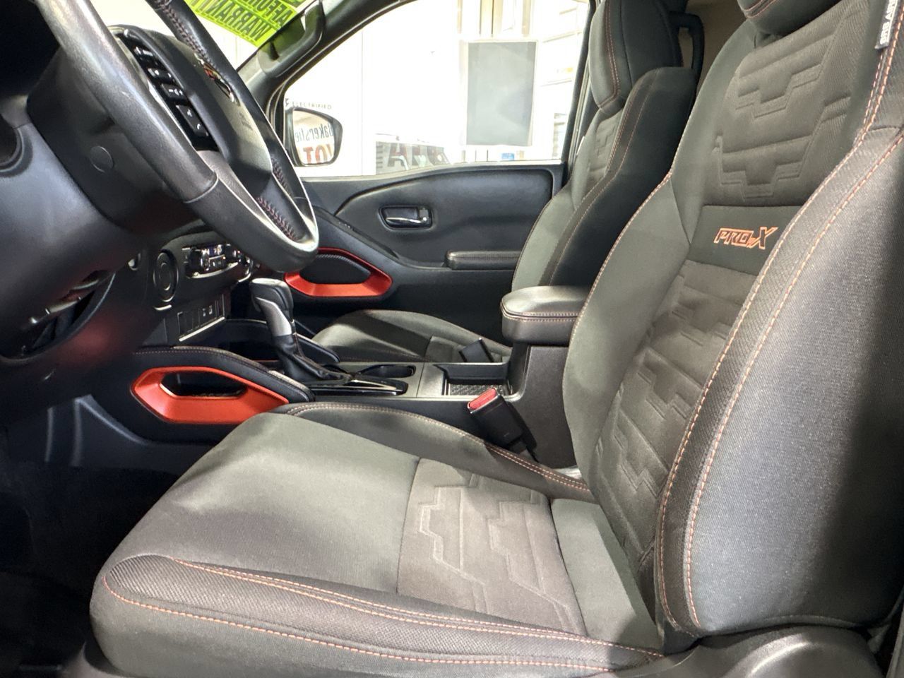 Used 2022 Nissan Frontier Pro-X RWD image 11