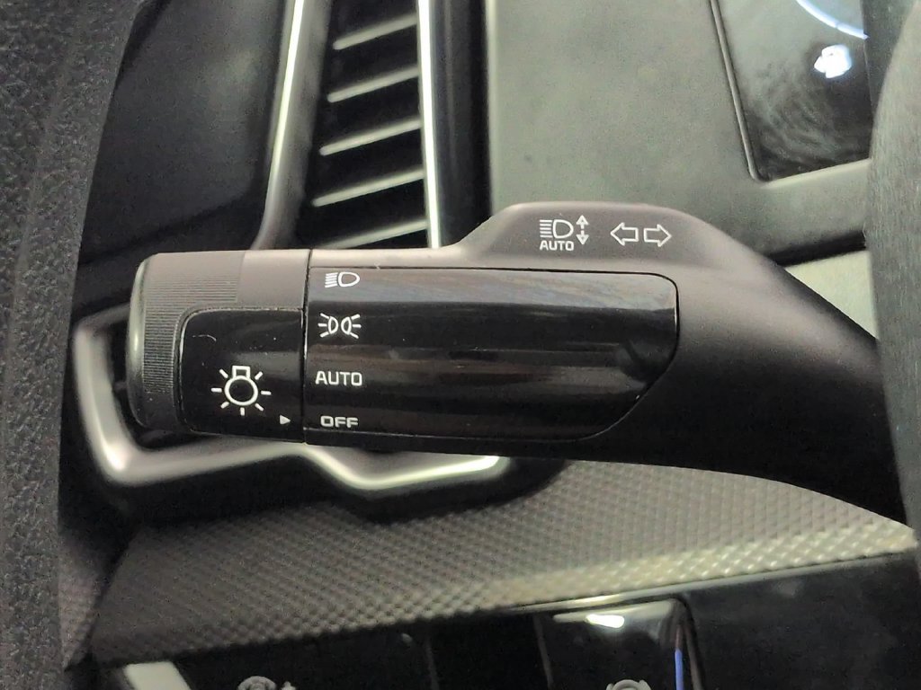 Used 2025 Kia Sportage LX FWD image 38