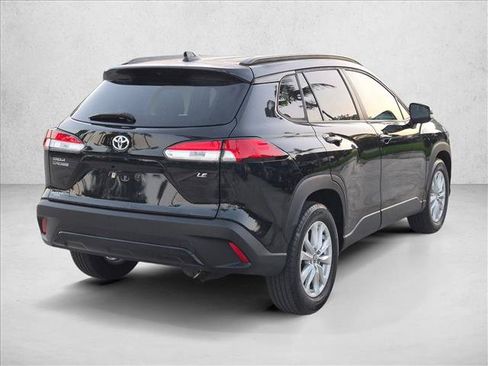 Used 2023 Toyota Corolla Cross LE w/ Moonroof Package FWD image 5