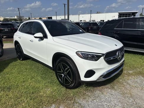 Used 2026 Mercedes-Benz GLC 300 4MATIC image 3
