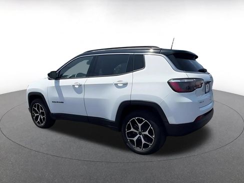 Used 2025 Jeep Compass Limited AWD/4WD image 10