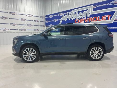 Used 2024 GMC Acadia Denali w/ Super Cruise Package FWD image 3