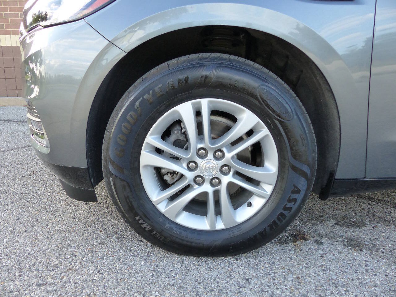 Used 2021 Buick Enclave Essence w/ Sound and Sites Package AWD/4WD image 16