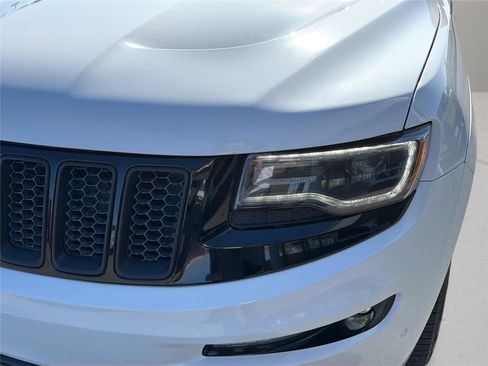 Used 2015 Jeep Grand Cherokee SRT AWD/4WD image 33