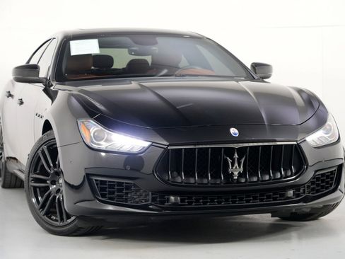 Used 2018 Maserati Ghibli image 2