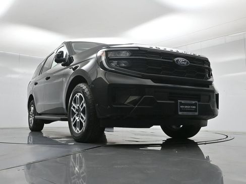 Certified 2025 Ford Expedition Active image 50