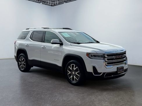Used 2020 GMC Acadia SLE w/ Driver Convenience Package FWD image 3