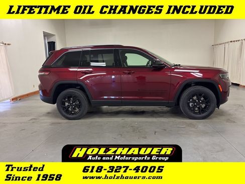 New 2026 Jeep Grand Cherokee Altitude AWD/4WD image 1
