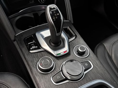 Used 2022 Alfa Romeo Stelvio Sprint image 20