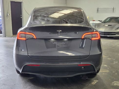 Used 2021 Tesla Model Y 2WD image 3