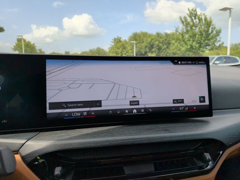 Used 2025 BMW 430i Coupe w/ Convenience Package RWD image 16