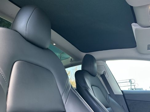 Used 2022 Tesla Model 3 Long Range AWD/4WD image 17