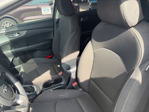Used 2020 Kia Forte LXS FWD image 9