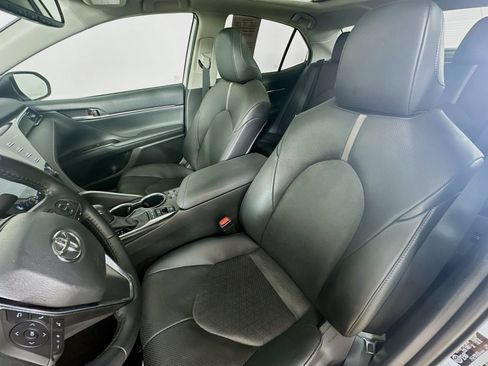 Used 2020 Toyota Camry XSE FWD image 34