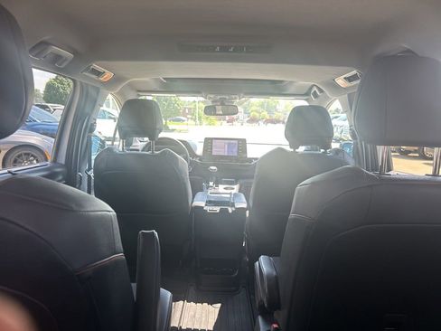 Used 2023 Toyota Sienna XSE AWD/4WD image 12