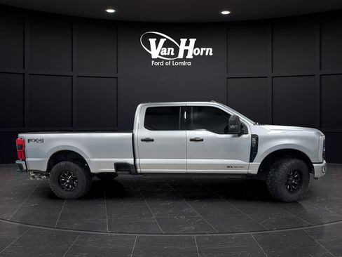 Used 2023 Ford F250 Platinum AWD/4WD image 8