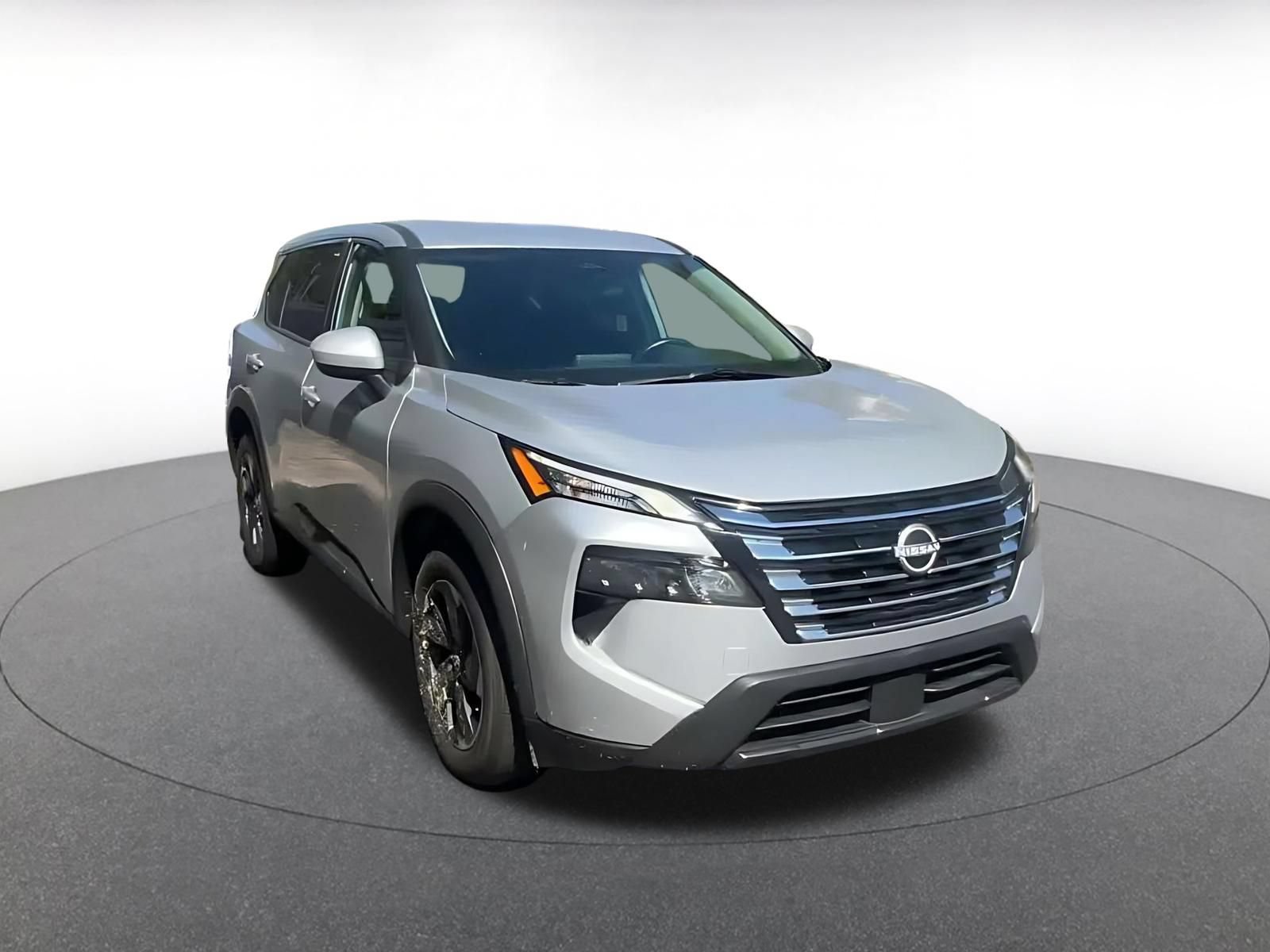 Used 2025 Nissan Rogue SV AWD/4WD image 3