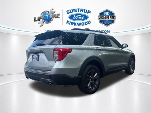 Used 2024 Ford Explorer XLT w/ Equipment Group 202A AWD/4WD image 6