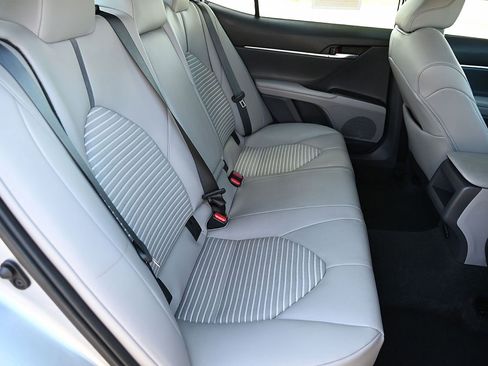 Used 2023 Toyota Camry SE image 13