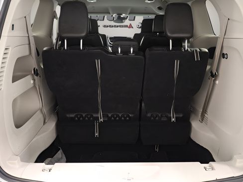 Certified 2024 Chrysler Pacifica Touring-L FWD image 20