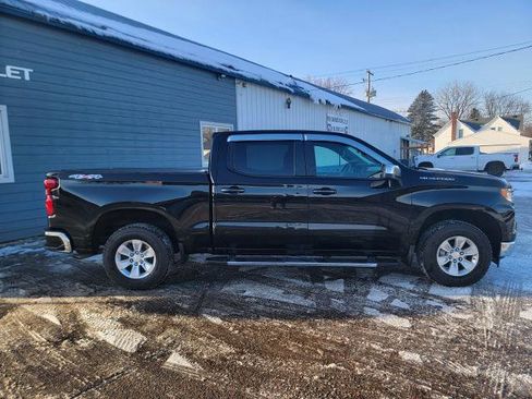 Used 2023 Chevrolet Silverado 1500 LT w/ Convenience Package II image 3